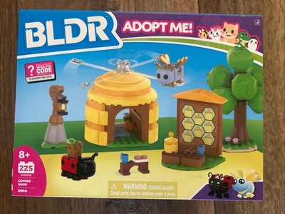 Adopt Me! Coffee Shop Interior with Queen Bee Building Set - 225pc