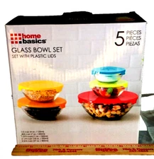 HOME BASICS 5 PIECE GLASS BOWL SET WITH PLASTIC LIDS NIB