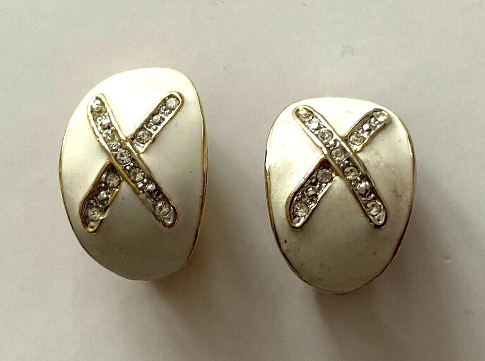 Boucle d'oreille clips vintage émail BLANC strass 2,3cm 🎀🎀🎀 - Photo 4/4