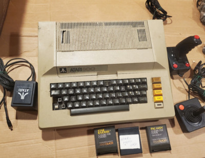 Atari 800 Console System With Power Cord  For Parts - Broken Keyboard Read