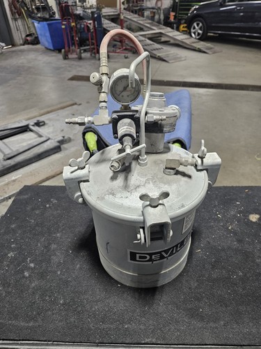 Devilbiss Pressure Pot LA-1731