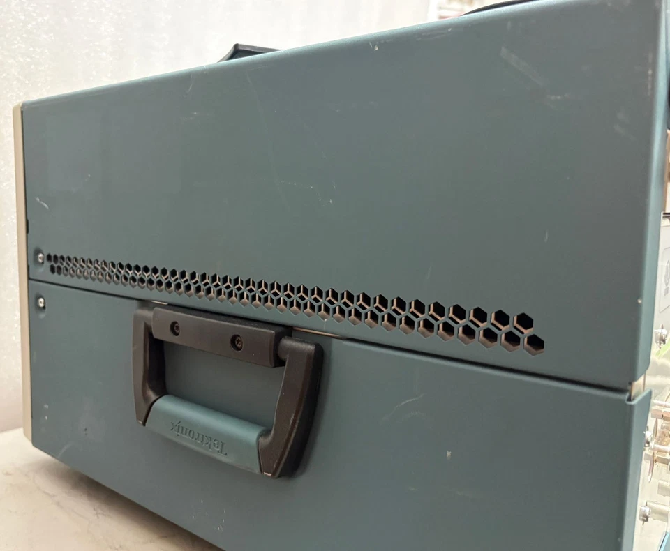 TEKTRONIX DPO 71254B - DIGITAL PHOSPHOR OSCILLOSCOPE - Image 4 of 4