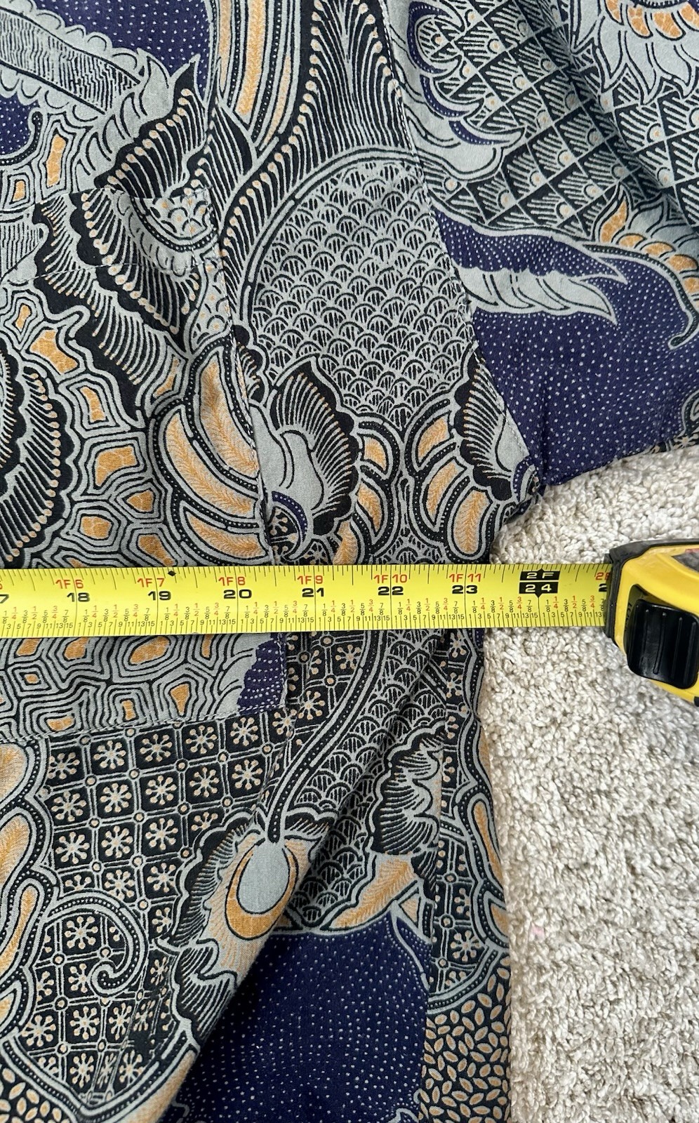 VTG Java Lava Men's Multicolor Geometric Button-U… - image 6