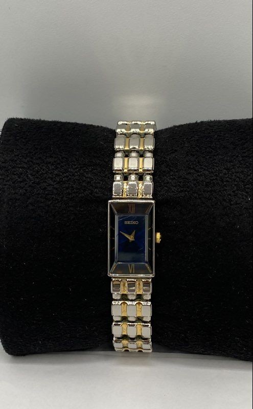 Blue Women's Seiko Quartz Dial Tank Wristwatch 14mm - VintageWatches.PK Blue Women's Seiko Quartz Dial Tank Wristwatch 14mm - vintagewatches.pk