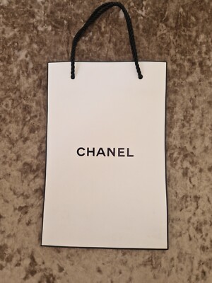Chanel Tasche leer