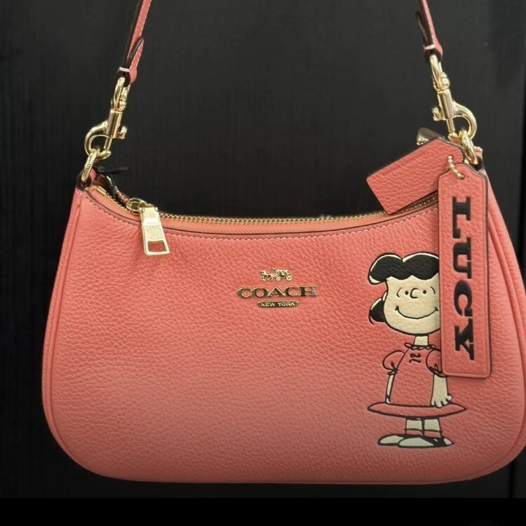 COACH PEANUTS バッグ Coach Coach X Peanuts Heritage Crossbody With Snoopy Motif