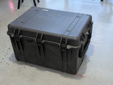 Pelican 1660 case with ALL padded interiors and foam lid