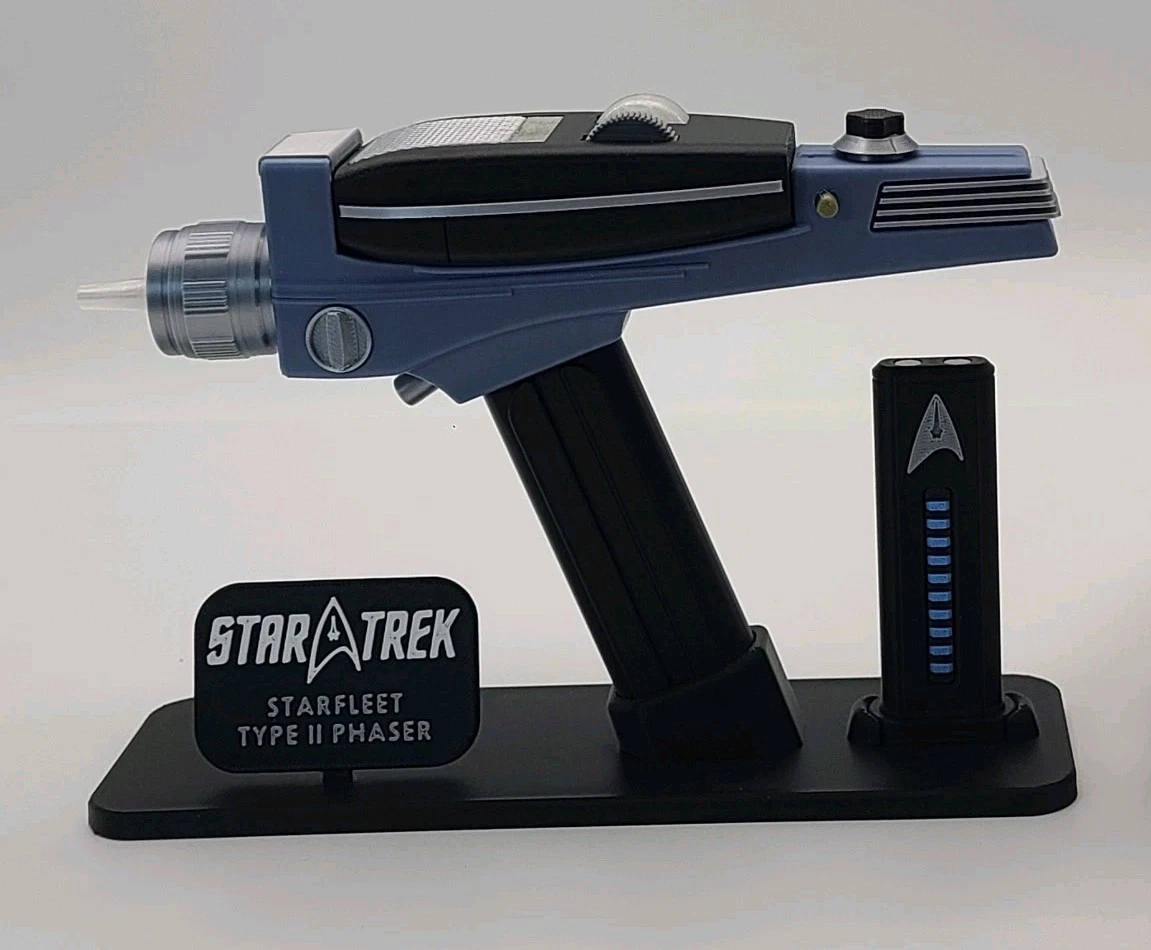 Star Trek Phaser Replica In Star Trek Original Series Collectibles