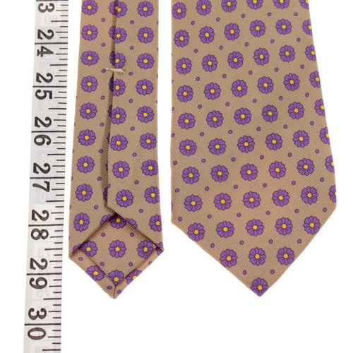 Kiton NWOT 100% Silk Seven Fold Neck Tie in Light Brown with Purple Flowers - Picture 4 of 9