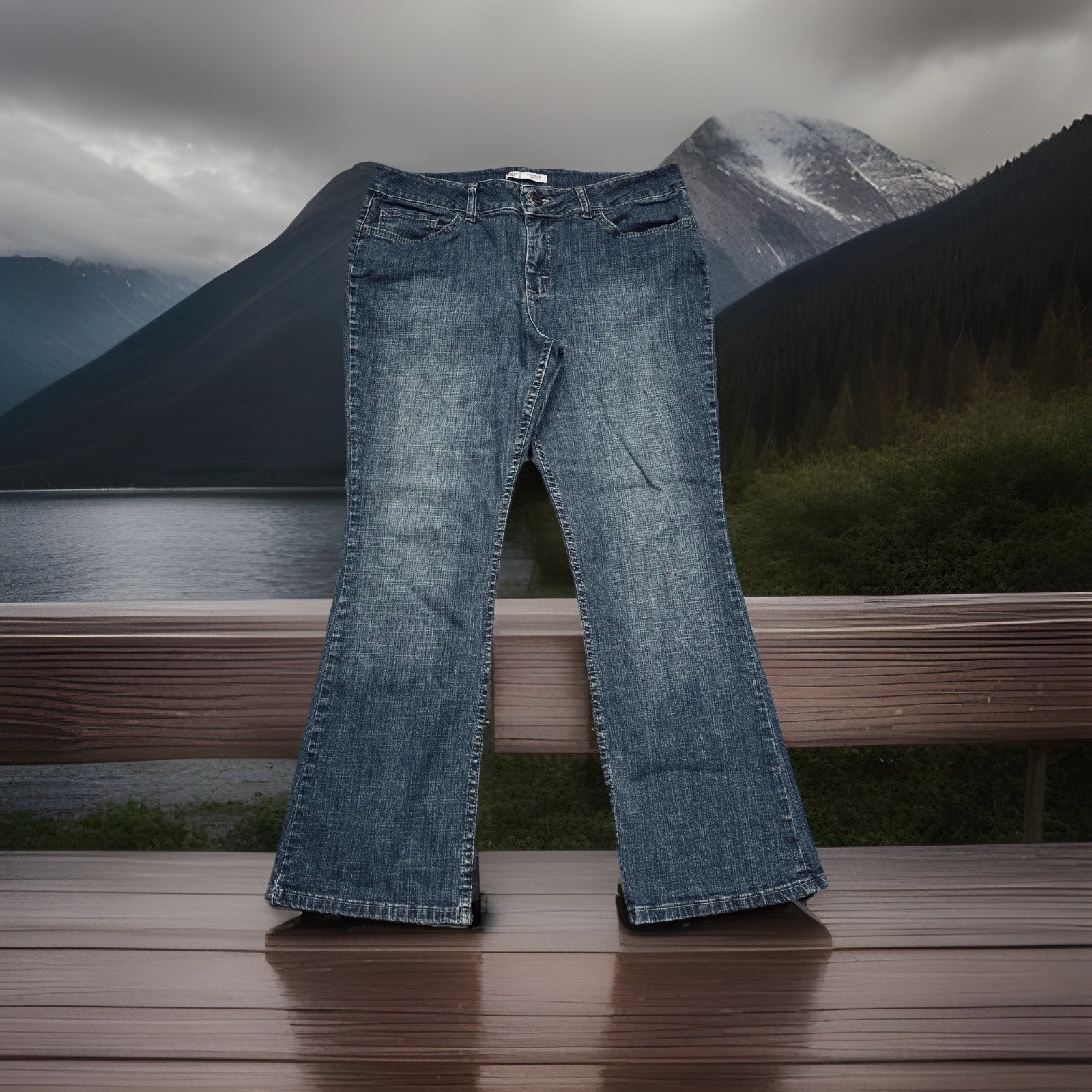 Riders by Lee Mid Rise Bootcut Jeans Petite 12P (33x27.5) Blue Stretch Womens