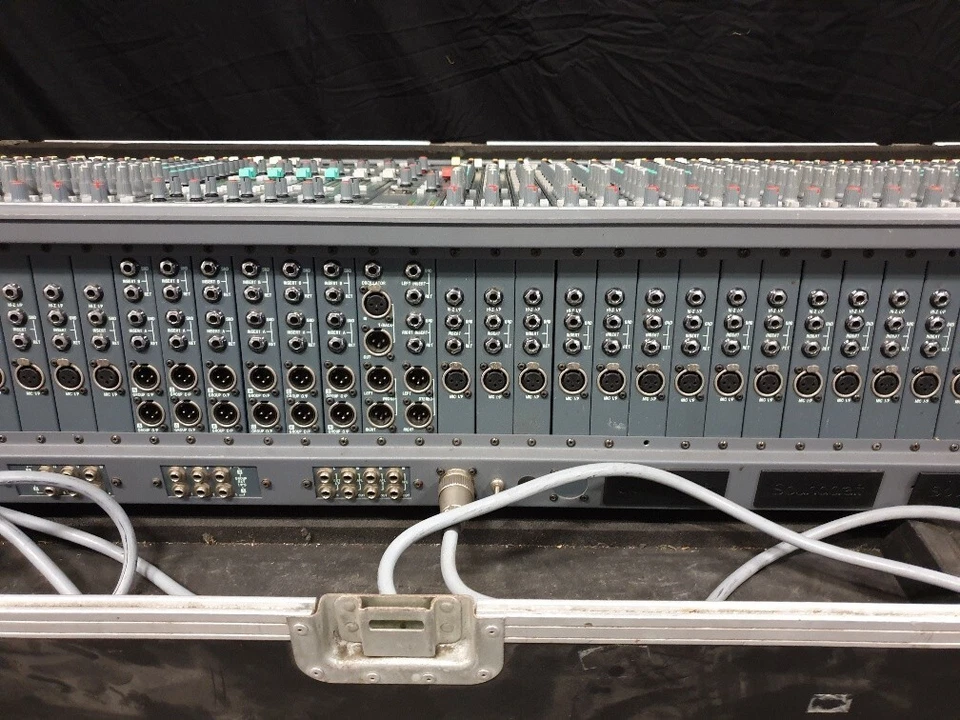 Soundcraft SM12 40 Channel Console In Flightcase with PSU - Image 3 of 4