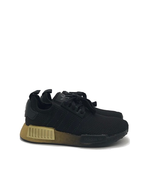 nmd r1 black carbon