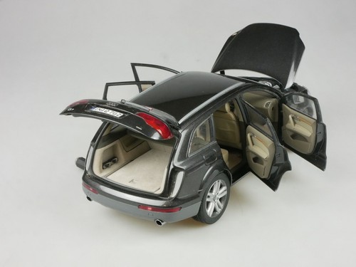 Kyosho 1/18 Audi Q7 V8 4.2 FSI mit LED LICHT Umbau black Metallic 129495 - Picture 9 of 12