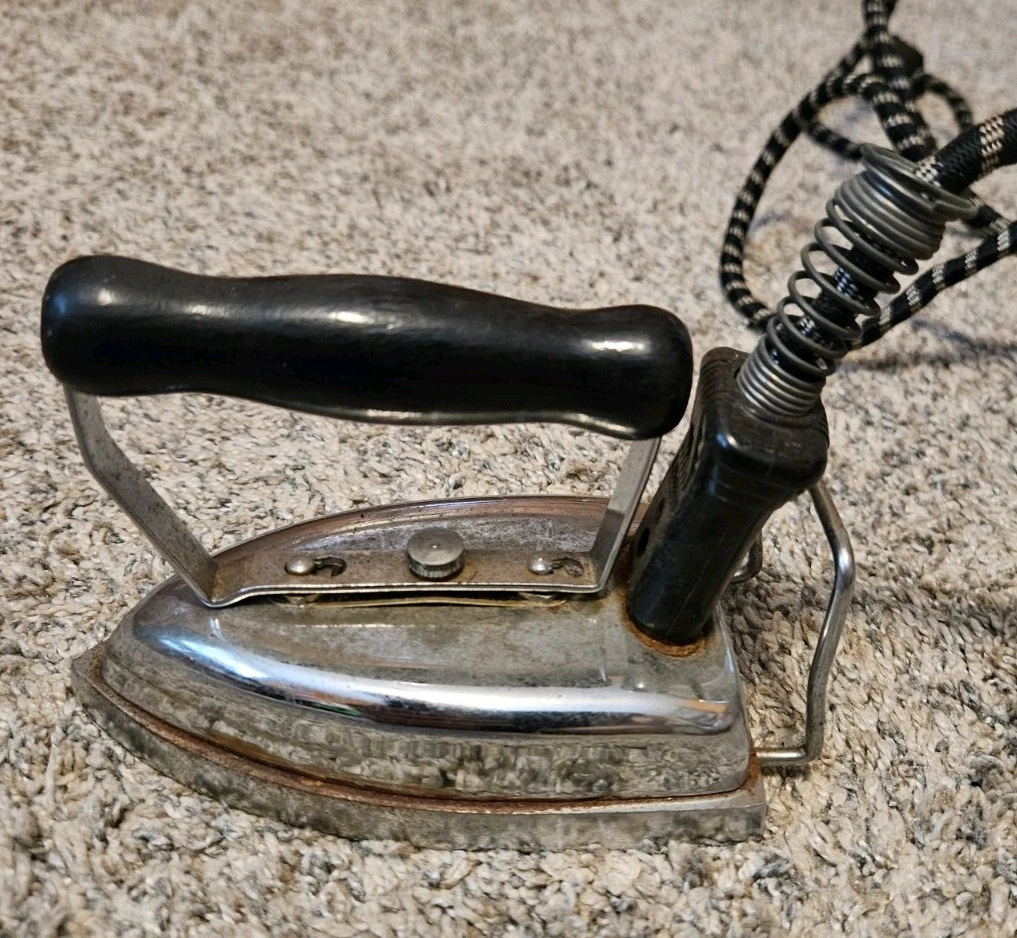 ヴィンテージ スタンダードアイロン4号 25+ Collectible Vintage irons for sale | Updated Oct 2026