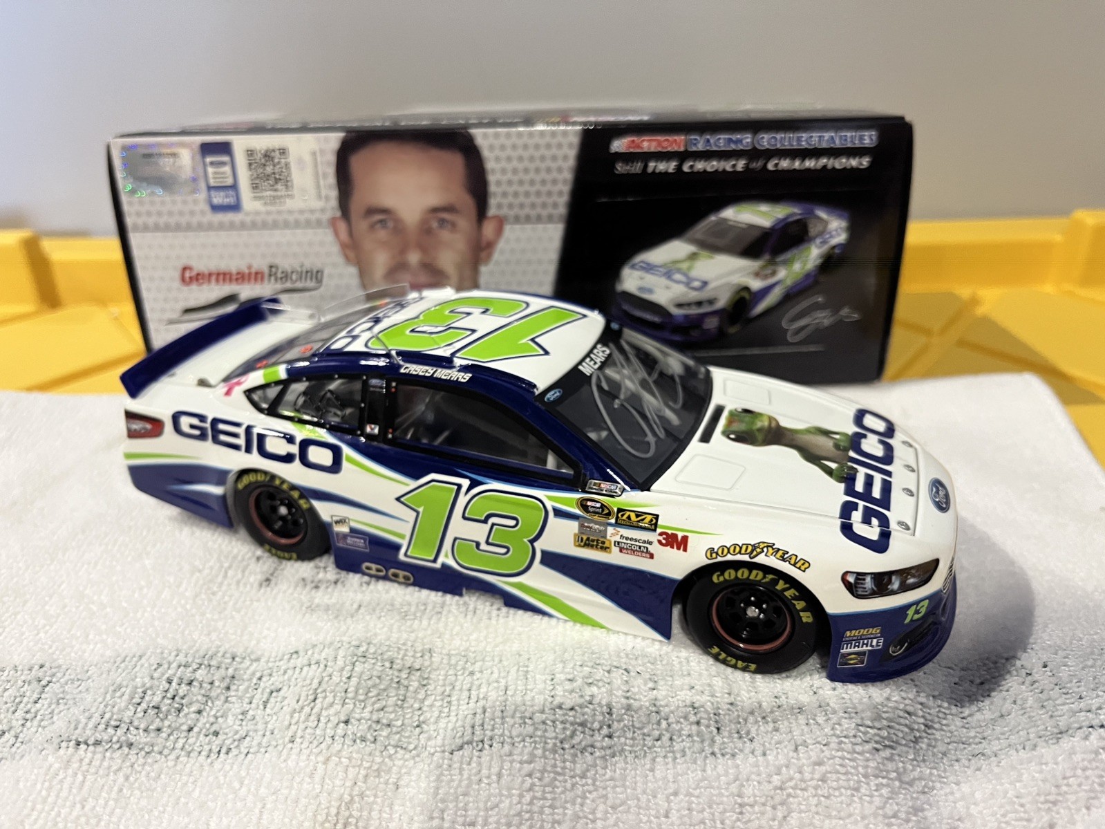 2013  #13 CASEY MEARS GEICO DIECAST AUTOGRAPHED! 1/636
