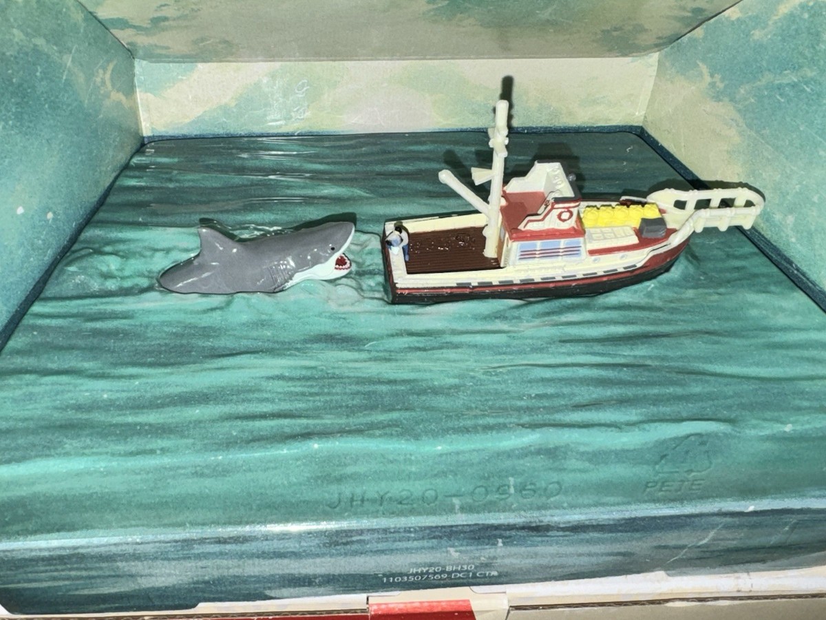 Mattel Hot Wheels Exclusive JAWS 50th Anniversary Set-READY TO