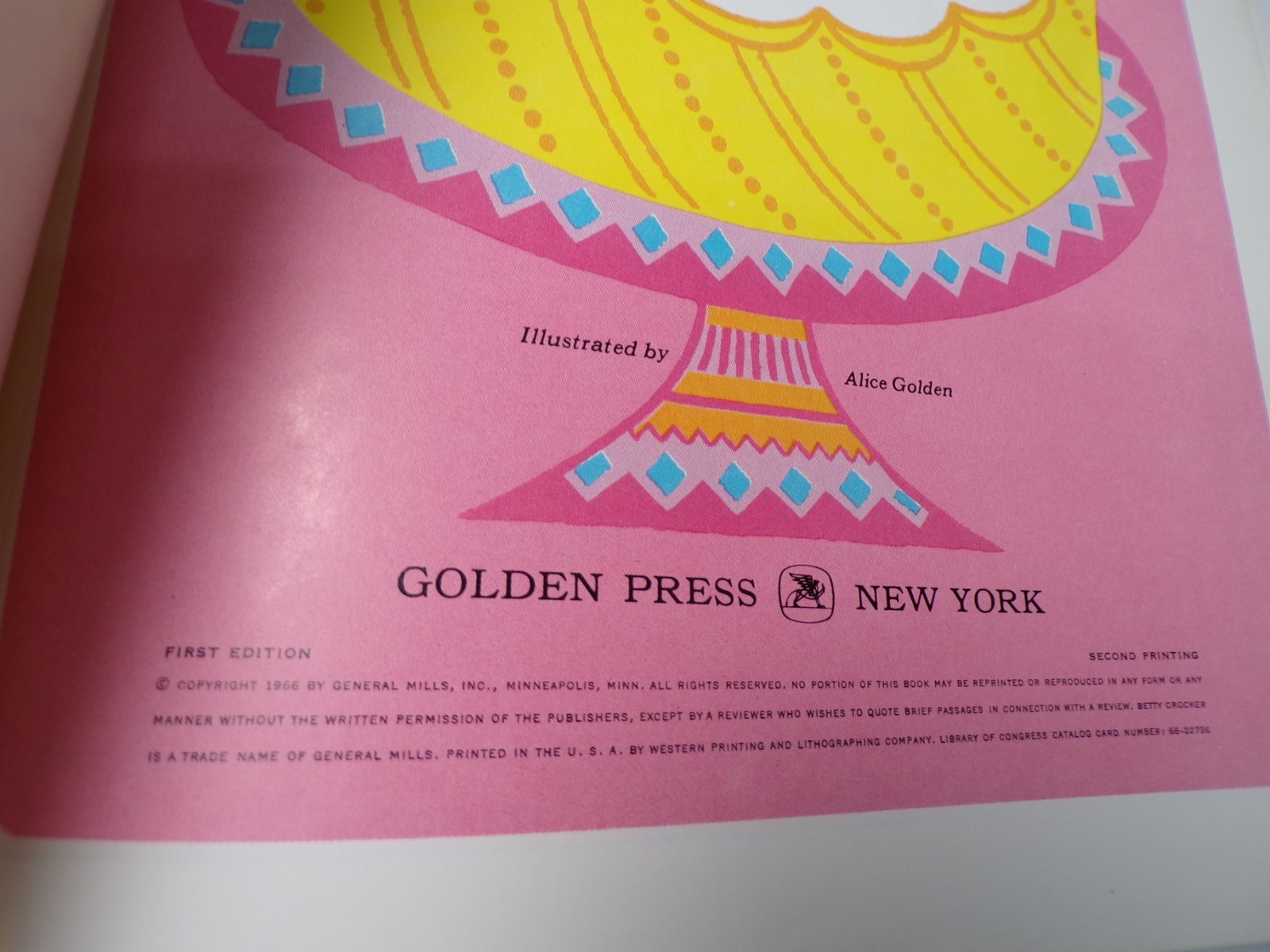 Betty Crocker's Cake And Frosting Mix Cookbook 1966 1st Edition 2nd Printing