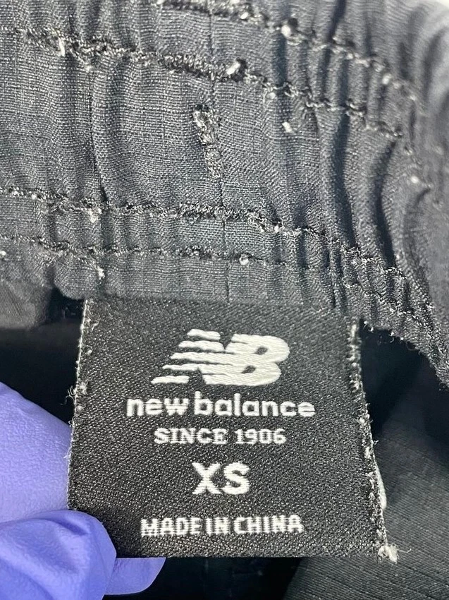 Pantalones cortos informales New Balance x Noritake para hombre negros talla XS Foto 3 de 4