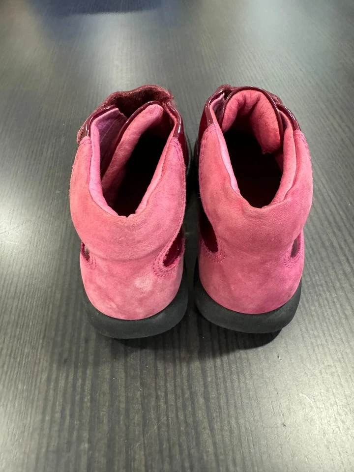 Botas Umi para niños pequeños, caminantes y niñas pequeñas talla 27 usadas en excelente estado Foto 4 de 4