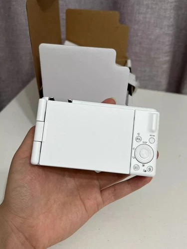 Sony ZV-1F Vlog Camera for Content Creators and Vloggers White w/Battery Charger - Picture 9 of 13