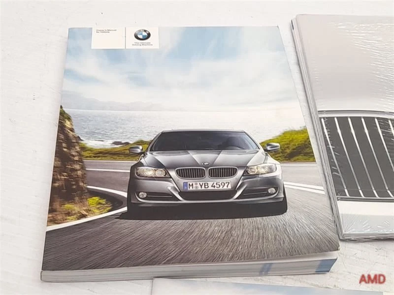 BMW 335i 335xi 328xi 328i E90 2011 sedán manual del propietario folleto 01412604582 Foto 2 de 4