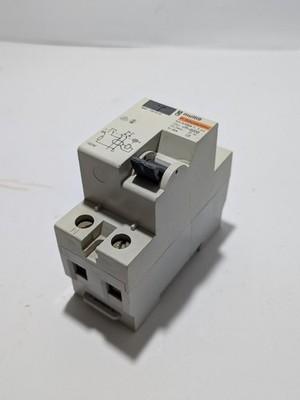 Merlin Gerin Multi9 12230 FI-Schutzschalter