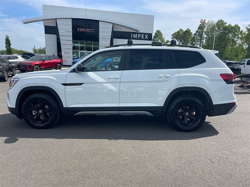 2024 Volkswagen Atlas 2.0T Peak Edition SE w/Technology - Picture 2 of 12
