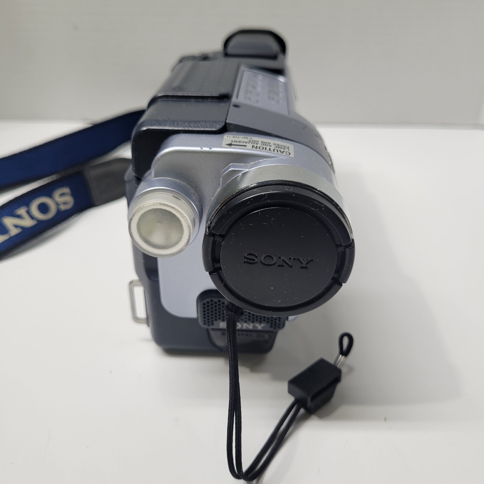 Sony Handycam DCRTRV250 Digital Camcorder W/ Battery Read
