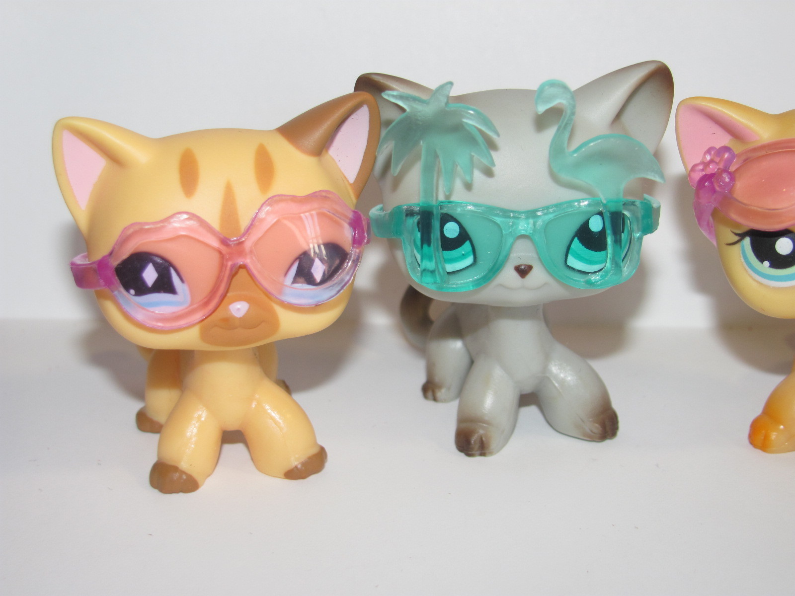 💞Littlest Pet Shop LPS clothes accessories 2PC RANDOM glasses/Pets NOT