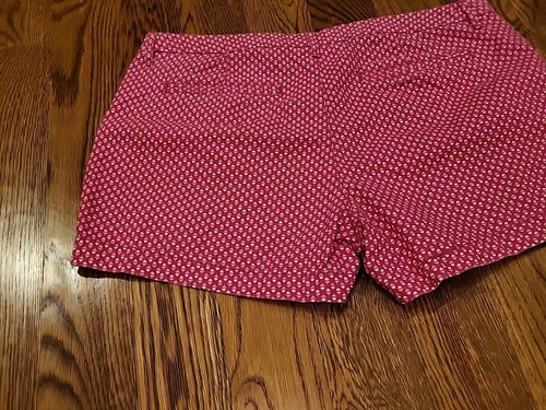 Old Navy Women's SHORTS size 8 pink shorts with tiny floral prints (#1045) - Picture 11 of 24