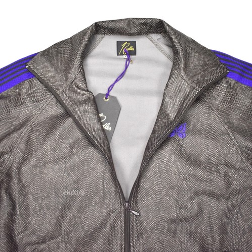 NUEVO CON ETIQUETAS $580 Agujas JAPÓN Estampado Pitón Chaqueta de Pista Gris Púrpura Para Hombre S AUTÉNTICA - Imagen 4 de 12