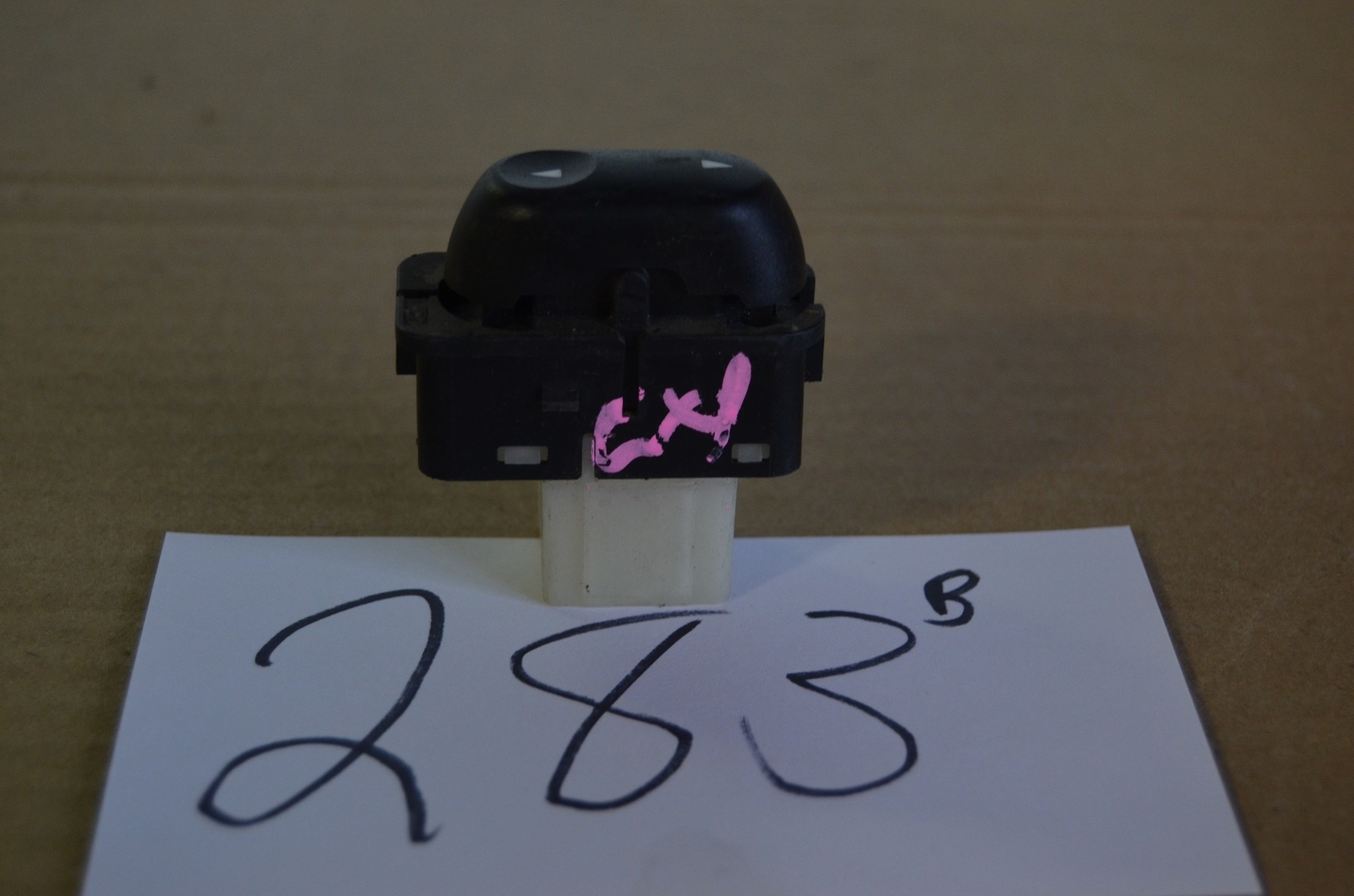 03 Ford Explorer Window Switch Control Power #283B