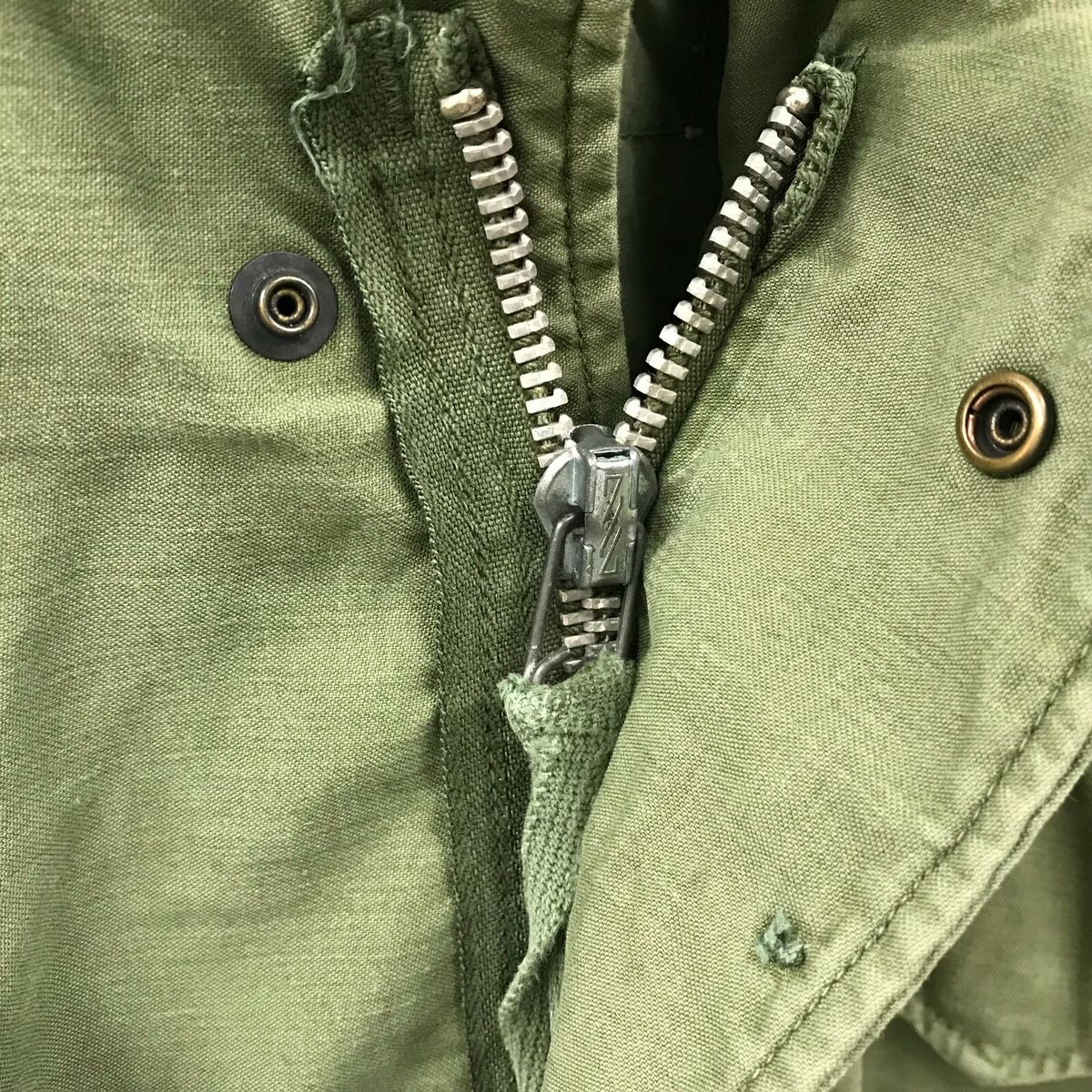 Vintage US Army M65 Field Jacket, Aluminum Zipper 2nd 1967 Vintage US Army M65 Field Jacket, Aluminum Zipper 2nd 1967