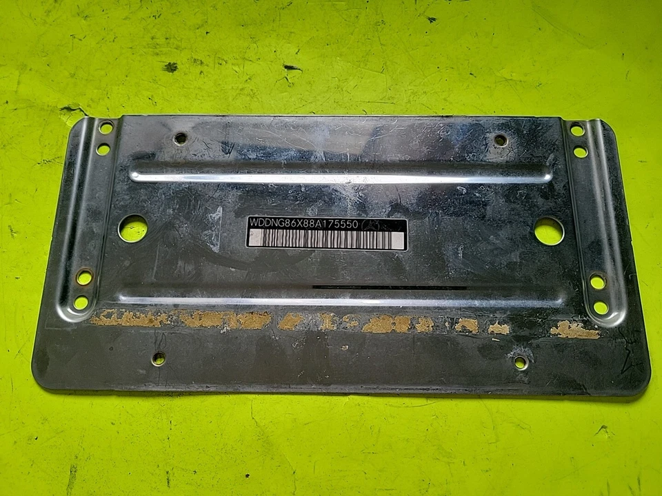 КРОНШТЕЙН ДЛЯ КРЕПЛЕНИЯ НОМЕРНОГО ЗНАКА КРЫШКИ БАГАЖНИКА MERCEDES-BENZ CLS500 2006 2011 W219 - Изображение 2 из 3