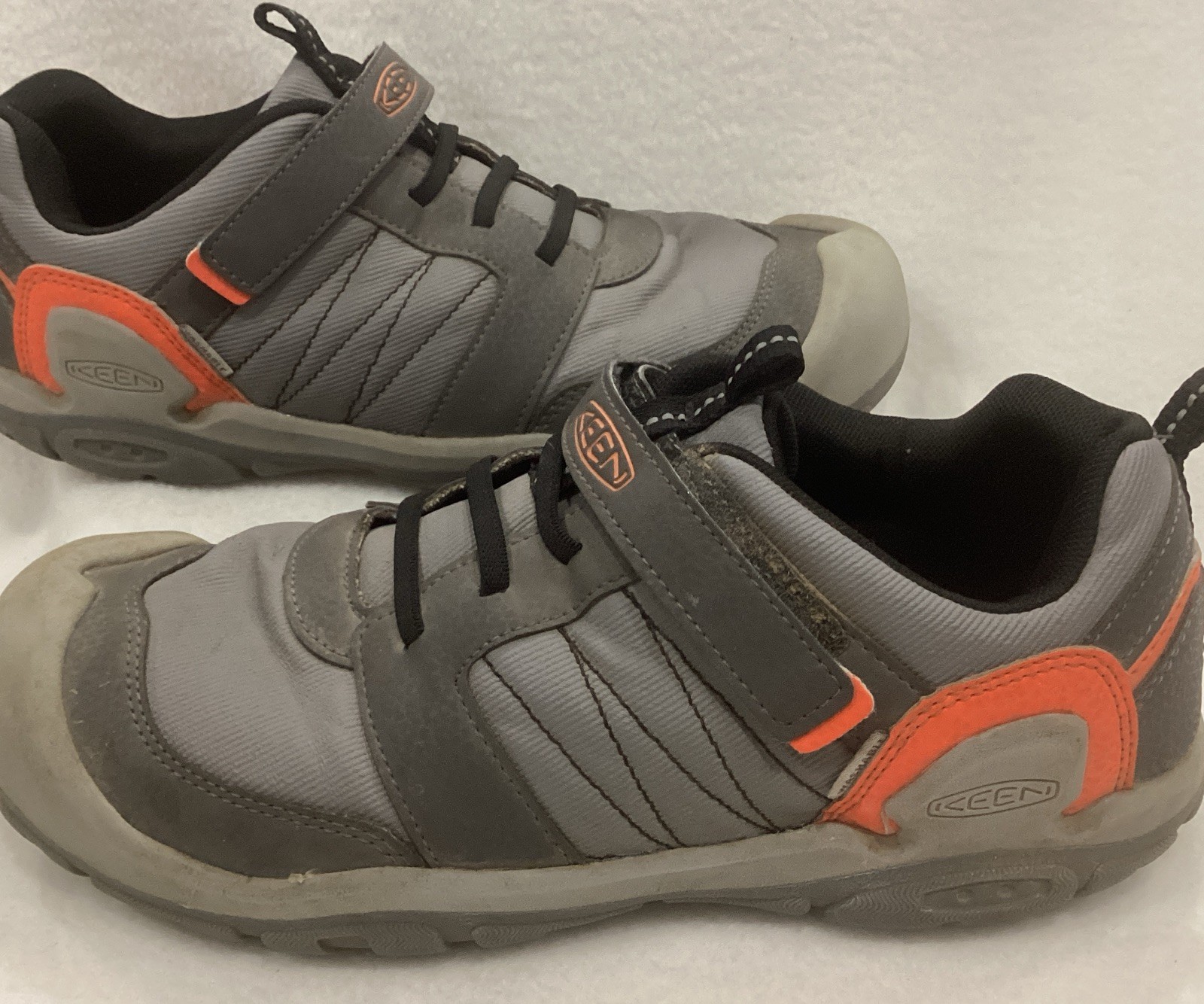 Scarpe da ginnastica Keen ragazzo taglia 7 bambino grande nodo scarpa cava spiaggia escursionismo tempo libero