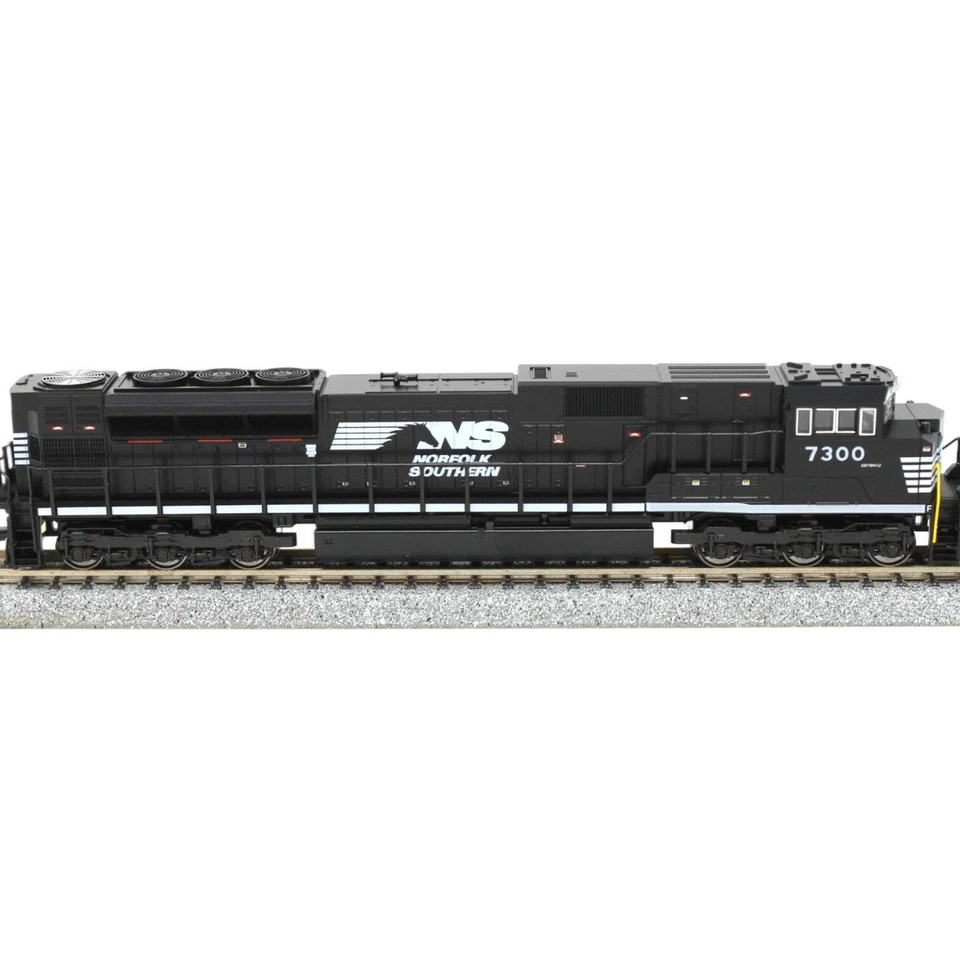 N Kato 176-8560 SD70ACU Diesel Locomotive Norfolk Southern NS #7300 - Image 3 of 4