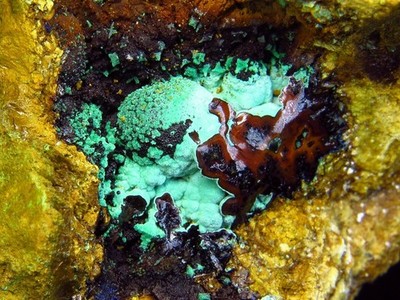 Seltener Malachit-Pseudo-Goethit, Limonit aus der Cala-Mine, Spanien   5 x...