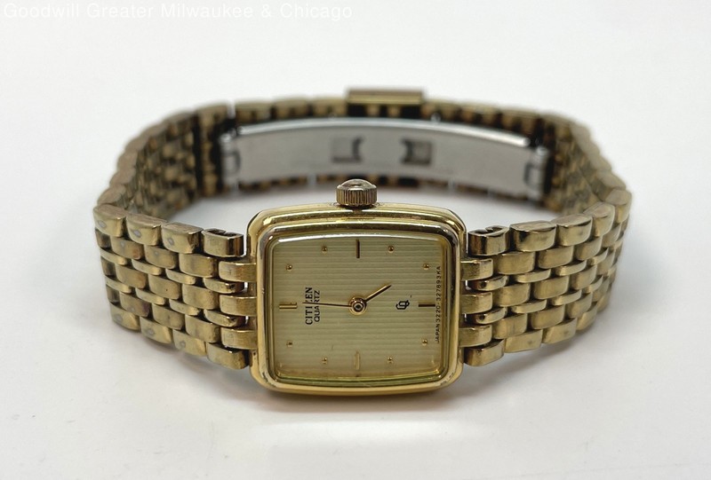 VNTG Citizen Quartz Gold Tone Stainless Steel Watch 32.6g