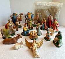 17 Piece Vintage Ceramic Nativity Manger Scene Hand Painted w/moss