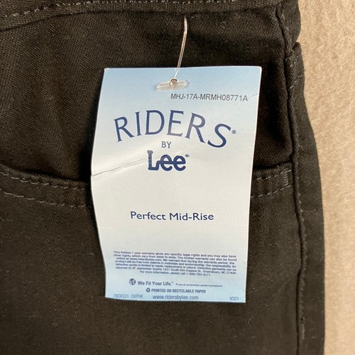 Riders by Lee Women's Mid-Rise Bermuda Shorts Size 10M (30x11) Black NWT - Picture 3 of 15
