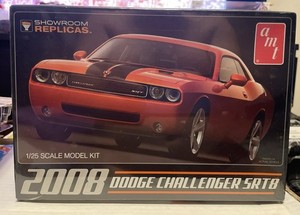 NEW SEALED  AMT 2008 Dodge Challenger SRT8 1:25 Model AMT-615
