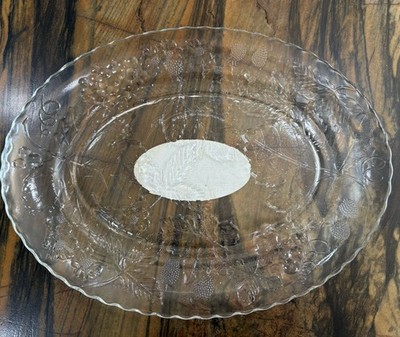 Anchor Hocking VintageHeavy Glass Oval Platter With Grapes Leaves Berries17.75''