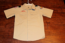 Boy Scouts of America BSA Youth Shirt Tan Medium Vented Sewn Patches Short Sleev