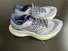 Saucony Ride 17 Women  s Size 7 Medium Iris/Navy S10924-110
