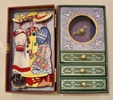 Muffy VanderBear 5.25" Vintage Steamer Travel Trunk w/Clock NABCO 1998 Club Gift