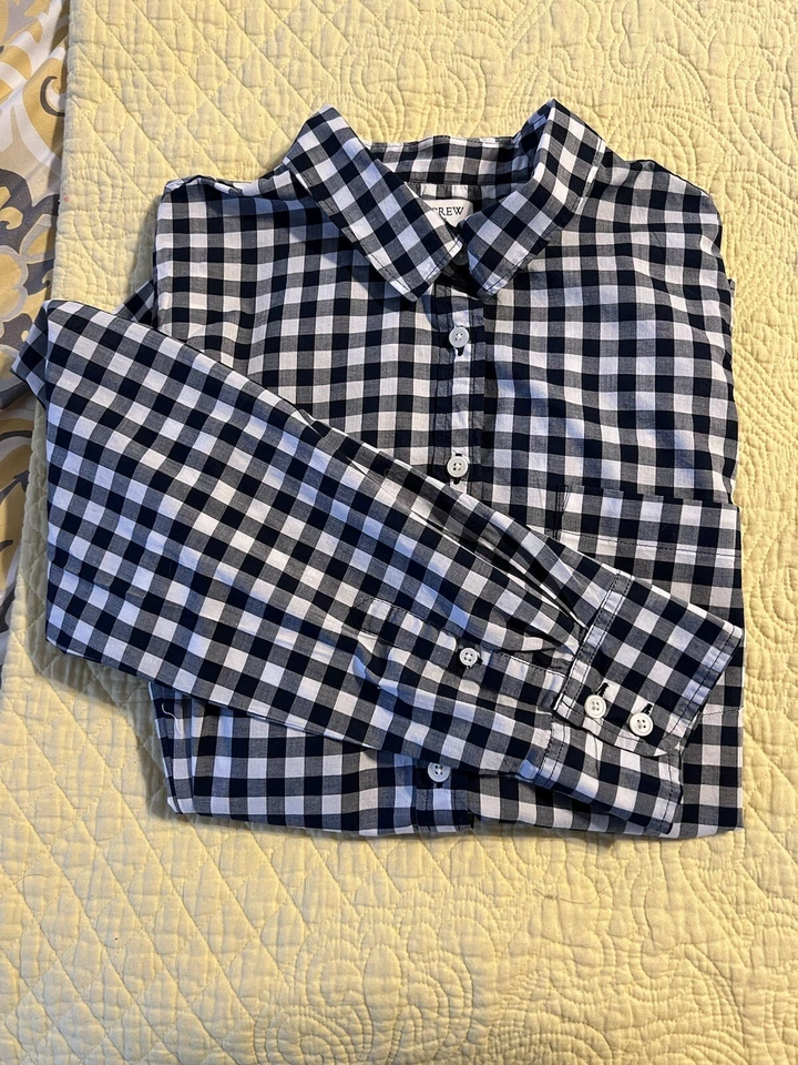 Lot Of 3 Men’s XL Shirts 2 Short And 1 Long Sleeve - Image 2 of 4