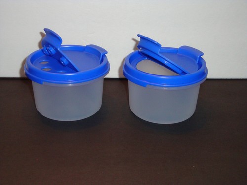 Tupperware Modular Mates Set of 2 Rounds #1s Brilliant Blue Shake Pour Seals New - Photo 1/1