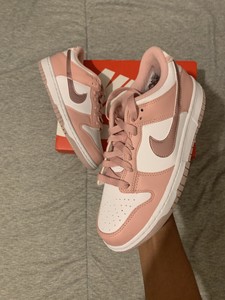 Nike Dunk Low entrenador de Terciopelo Rosa Blanco Gris Tamaño del zapato  UK 5.5 nos 6 Totalmente Nuevo | eBay