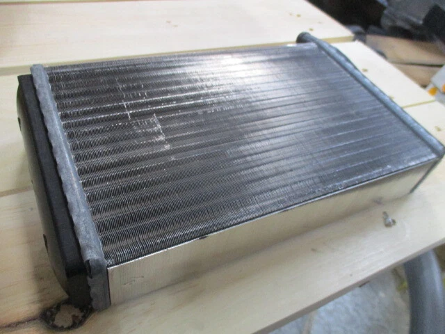 INTERCAMBIO DE CALOR NÚCLEO CALENTADOR VOLKSWAGEN GOLF SCIROCCO MK1 175819031A 321819031A Foto 2 de 4