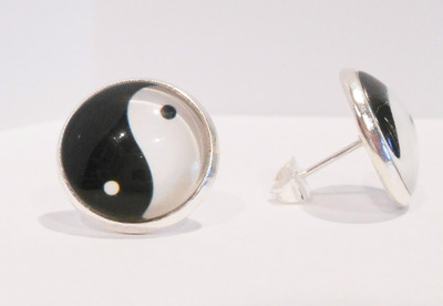 YING YANG SYMBOL GLASS DOME SILVERTONE STUD EARINGS
